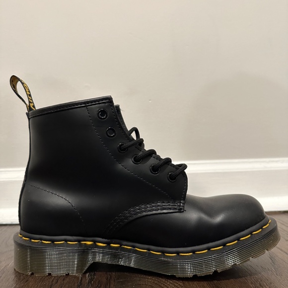 101 Yellow Stitch Smooth Leather Ankle Boot - Picture 4 of 8